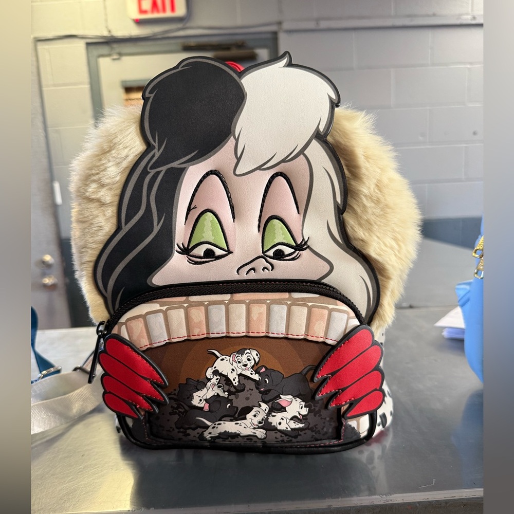 Disney 101 Dalmatians Villains Scene Cruella Mini backpack.